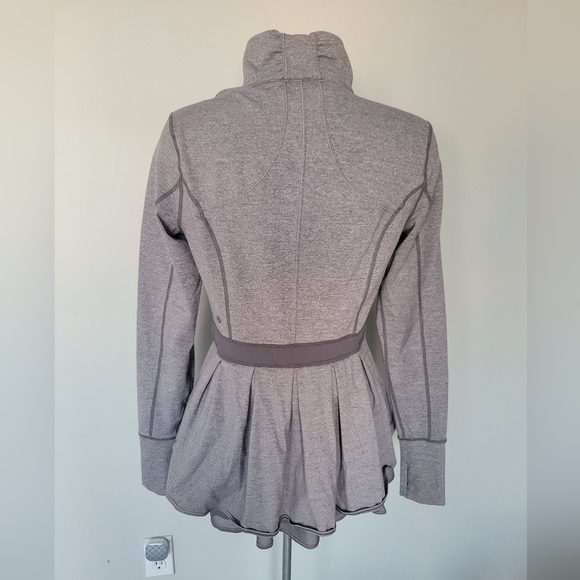 Rare Lululemon Peplum Riging Jacket Size 8 - Picture 7 of 9